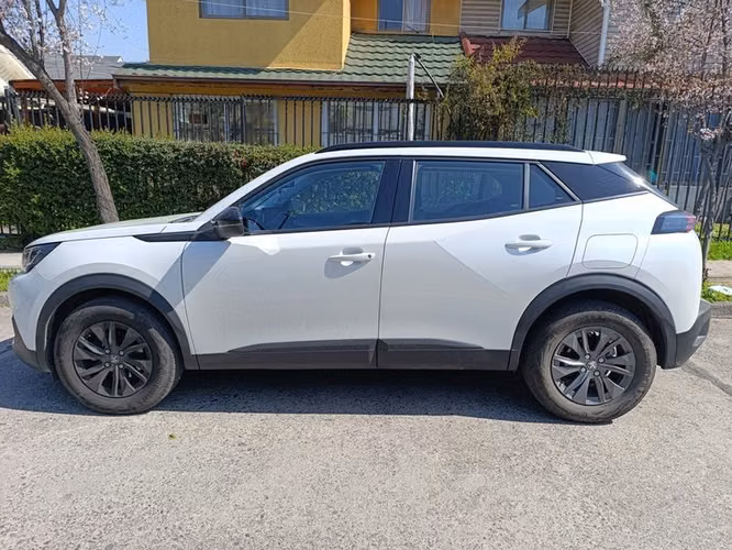 PEUGEOT 2008 ACTIVE PACK PURETECH 130 EAT8 - 2022 | 2640