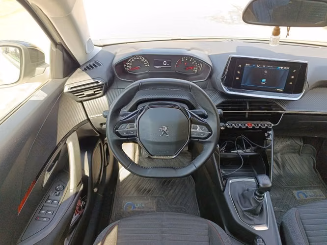 PEUGEOT 2008 ACTIVE PACK PURETECH 130 EAT8 - 2022 | 2640