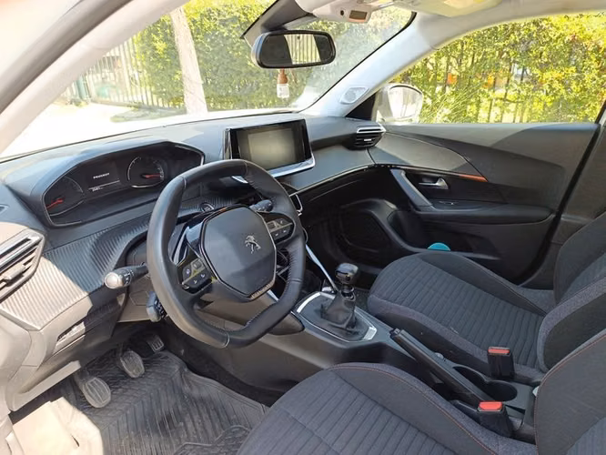 PEUGEOT 2008 ACTIVE PACK PURETECH 130 EAT8 - 2022 | 2640
