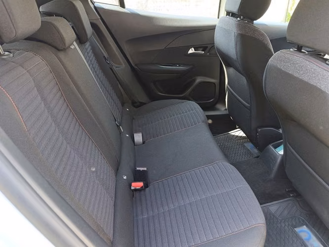 PEUGEOT 2008 ACTIVE PACK PURETECH 130 EAT8 - 2022 | 2640