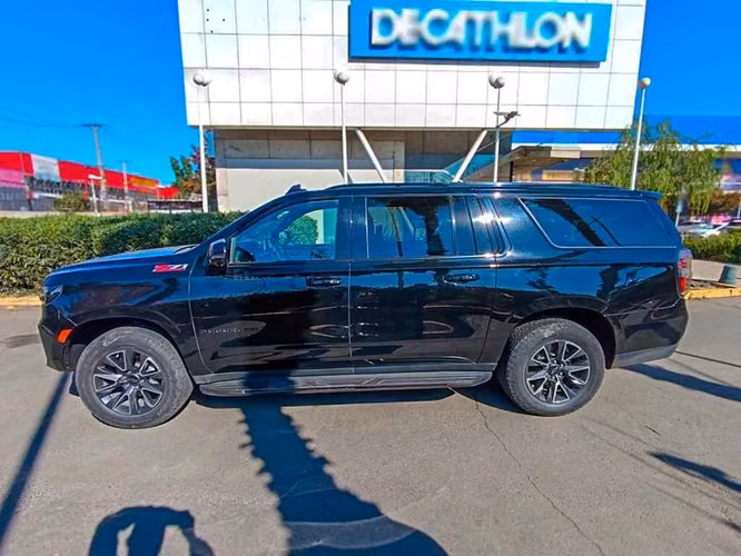 CHEVROLET SUBURBAN NEW Z71 5.3L AT 4WD - 2021 | 2763