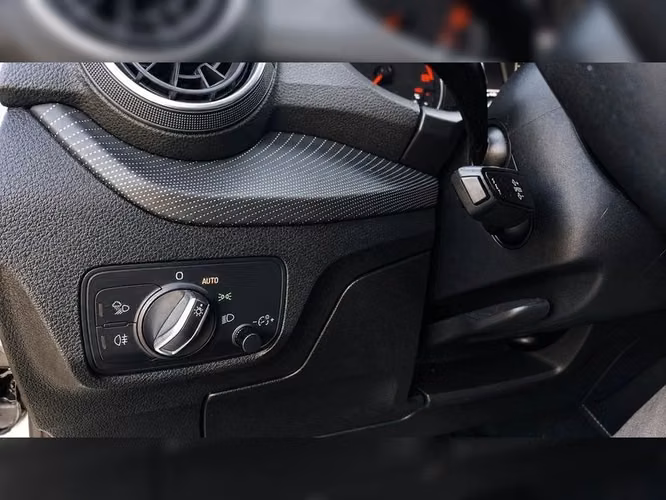 AUDI Q2 1.4 TFSI AT - 2018 | 2761