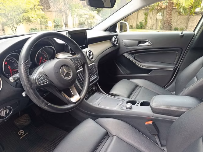 MERCEDES BENZ GLA 200 FL - 2020 | 2554