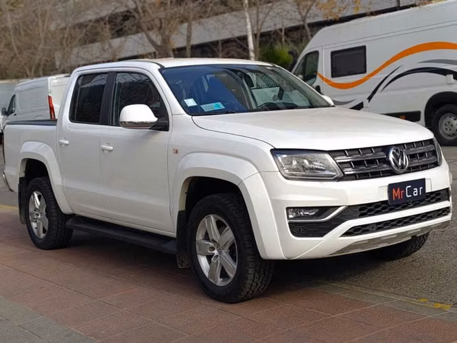 VOLKSWAGEN AMAROK TRENDLINE 4X2 MT - 2023 | 2680