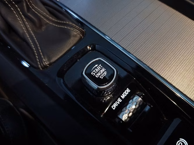 VOLVO XC60 T6 R-DESIGN - 2018 | 2709