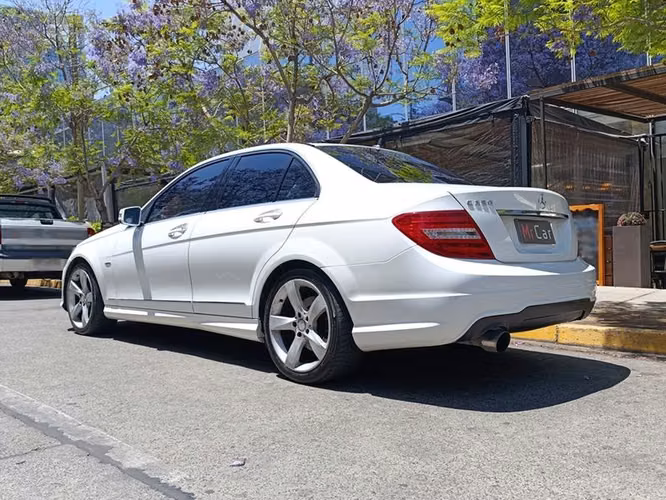 MERCEDES BENZ C 250 BLUE.E AVANTGARDE - 2015 | 2687