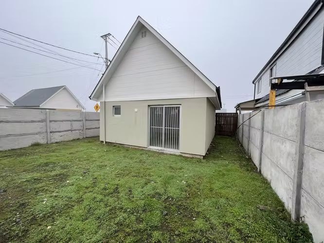 Vendo Casas Huertos de Chilla I, entrega inmediata. Dos dormitorios, un baño, casa esquina.