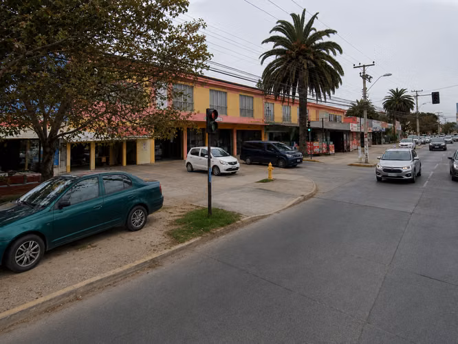  Excelente Oportunidad de Arriendo, local comercial de dos niveles.