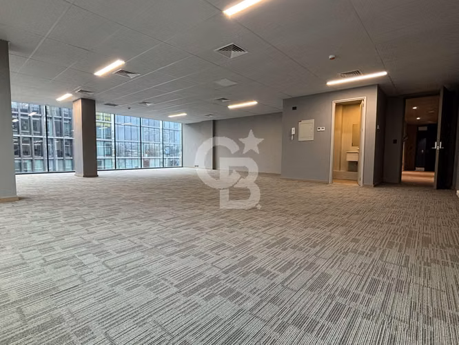 Oficina La Dehesa Work Plaza moderna.