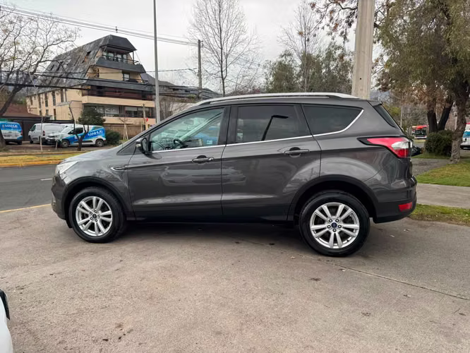 FORD ESCAPE 2.5 AUT FULL CARPLY CAMARA VER EN LAS CONDES 2018