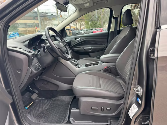 FORD ESCAPE 2.5 AUT FULL CARPLY CAMARA VER EN LAS CONDES 2018