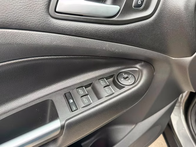 FORD ESCAPE 2.5 AUT FULL CARPLY CAMARA VER EN LAS CONDES 2018