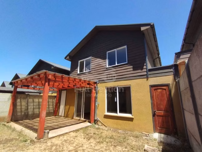 ARRIENDO/VENTA - Casa en Condominio, Hacienda Las Mariposas, Temuco.