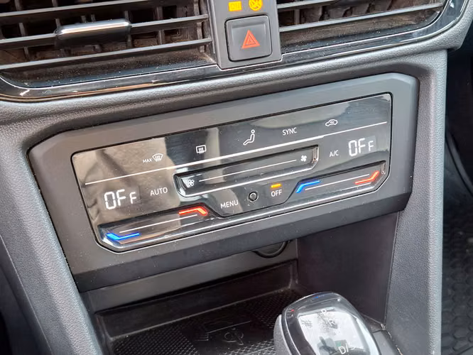 VOLKSWAGEN TAOS 2025 - Imagen 16