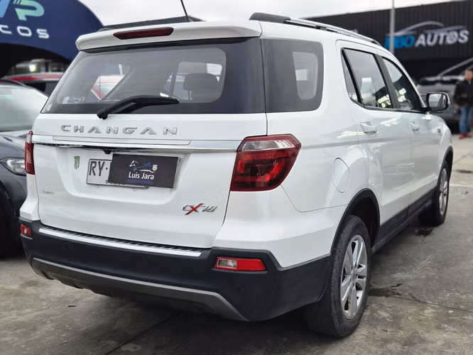 CHANGAN CX70 AT 3 CORRIDAS DE ASIENTOS