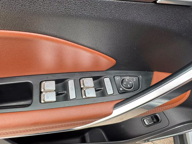 GEELY AZKARRA LUXURY 1.5 AUT TURBO 4WD FULL CUERO DOBLE TECHO CAMARA VER EN LAS CONDES 2023
