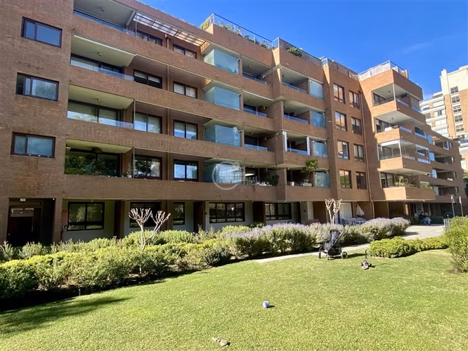Departamento en arriendo de 4 dorm. en Vitacura