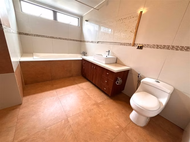 Casa en venta de 5 dormitorios Curauma