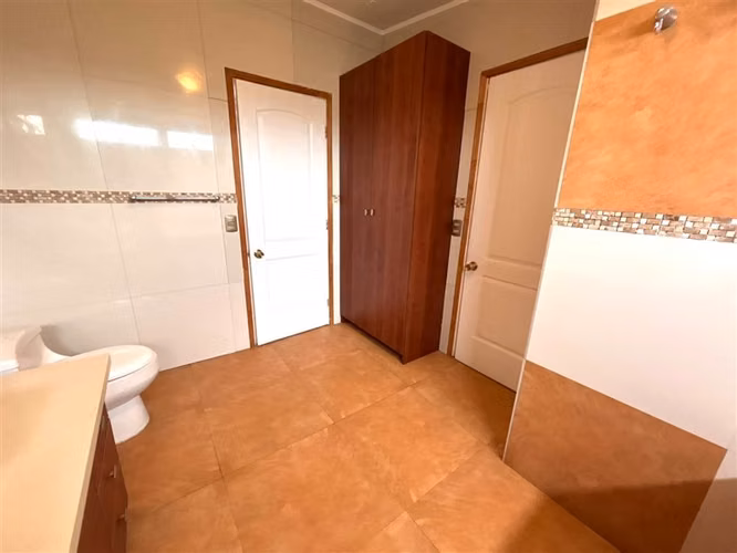 Casa en venta de 5 dormitorios Curauma