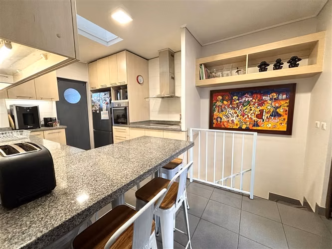 Casa en venta Condominio en Lo Curro 4Dormitorios+Servicios