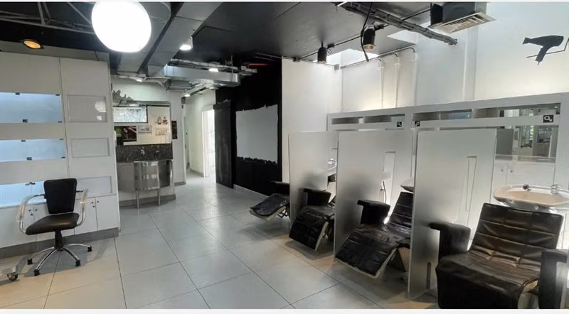 Arriendo Local Comercial en Edificio OMBÚ en Providencia