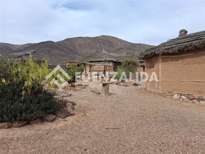 3 Casas y 3 Cabañas Sector Las Porotas, Vallenar