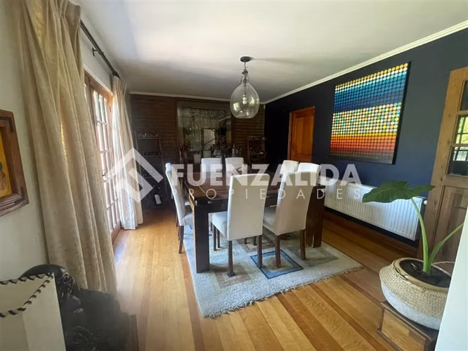 Casa en Venta 5 Dormitorios y 5 Baños, con Quincho y Piscina