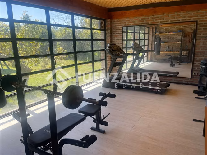 Casa en Venta 5 Dormitorios y 5 Baños, con Quincho y Piscina