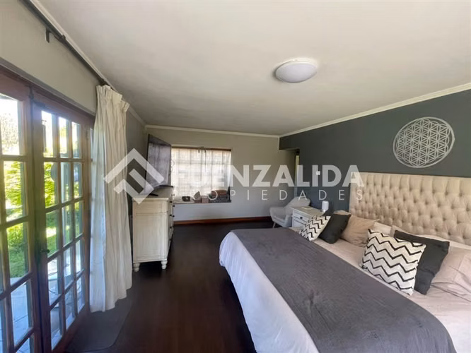 Casa en Venta 5 Dormitorios y 5 Baños, con Quincho y Piscina
