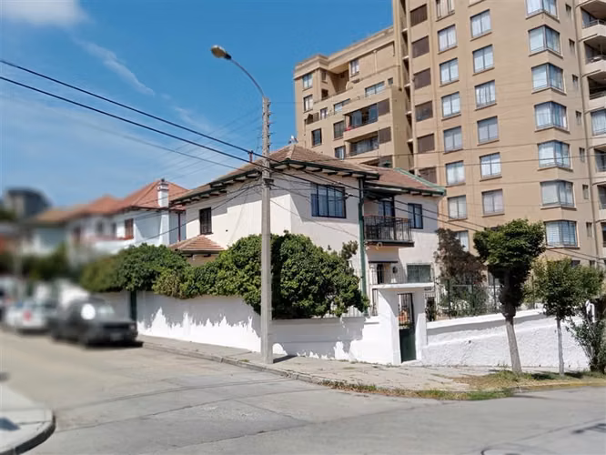 Casa en arriendo de 6 dormitorios en Viña del Mar