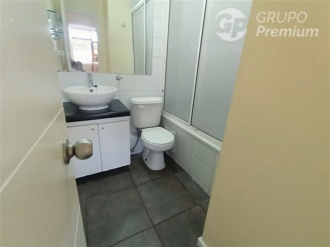 Comodo departamento en arriendo de 3 dormitorios ,1baño.