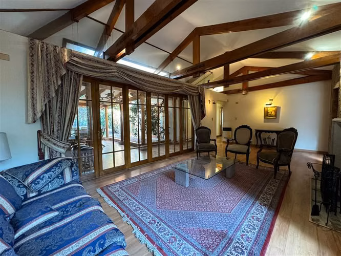 Casa en arriendo de 4 dorm. en Las Condes