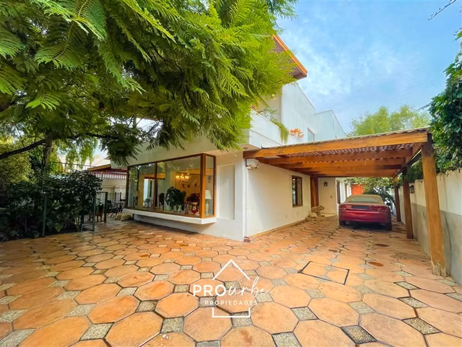 Casa en venta de 8 dorm. en Providencia - Imagen 4