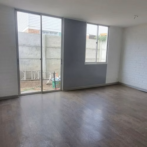 Hermosa Casa Bernardo Leighton Peña Blanca