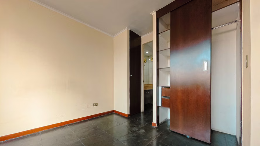 Venta depto 1 dormitorio Compañia  2 cuadras Metro Santa Ana