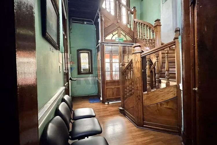 Casona patrimonial habilitada para oficinas