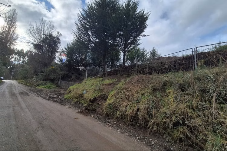 Excelente terreno para uso industrial, castro