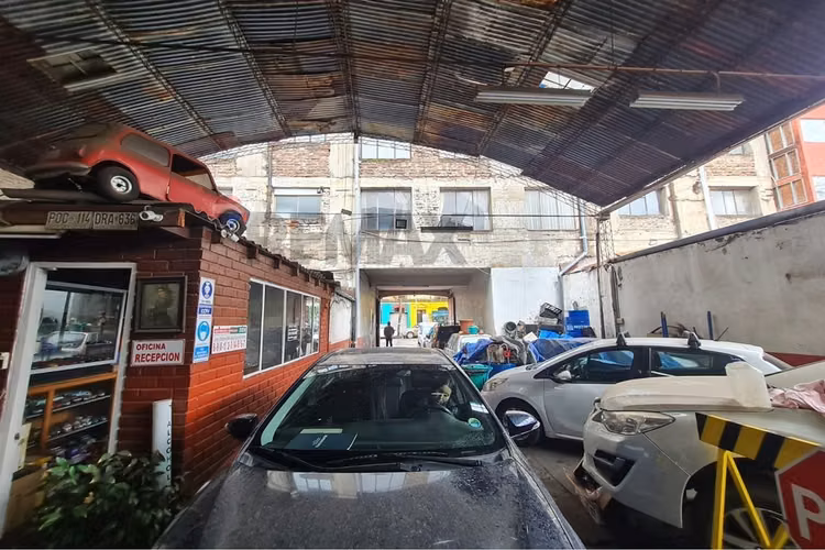 Gran propiedad comercial 1.578 m2 de terreno