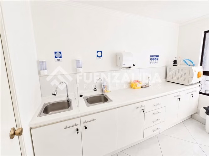 Oficina Dental Arriendo 2 Box - 2 Baños El Golf Las Condes