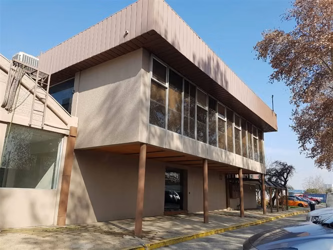 Oficinas con espacios logísticos para bodegar sector Macul - Imagen 6