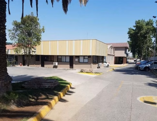 Oficinas con espacios logísticos para bodegar sector Macul - Imagen 4