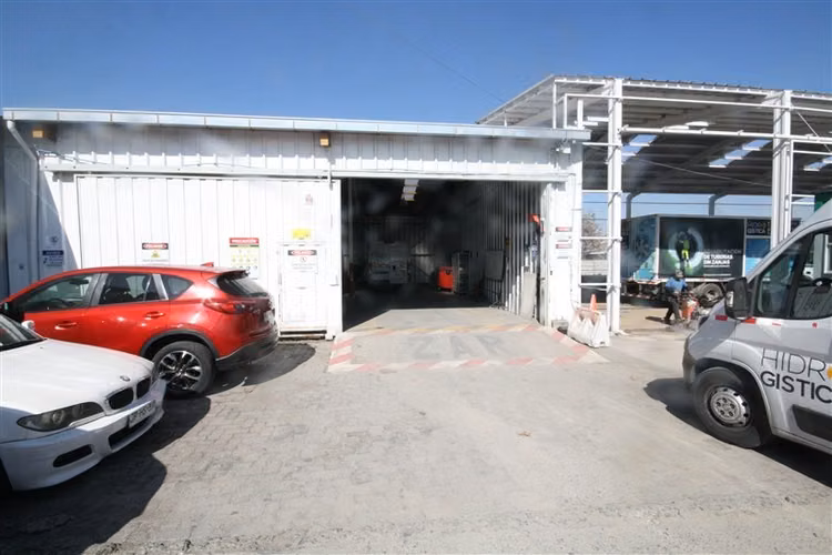 Oficinas con espacios logísticos para bodegar sector Macul - Imagen 25