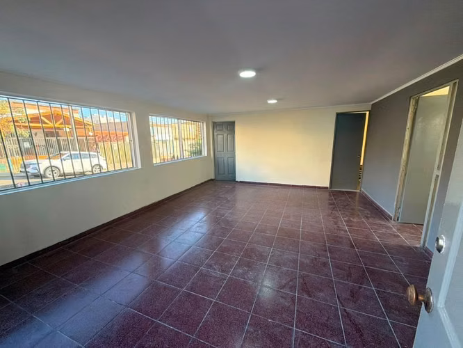 SE ARRIENDA CASA RECIÉN REFACCIONADA 2 DORMITORIO