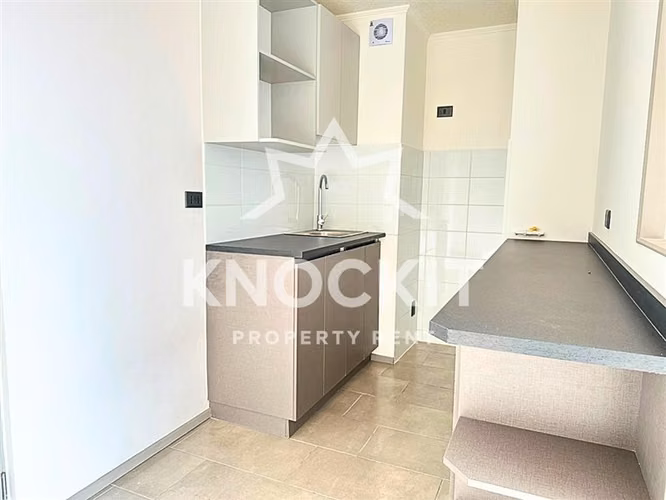 Arriendo Depto con Balcón y Bodega 2D1B - Av Cinco Cerrillos