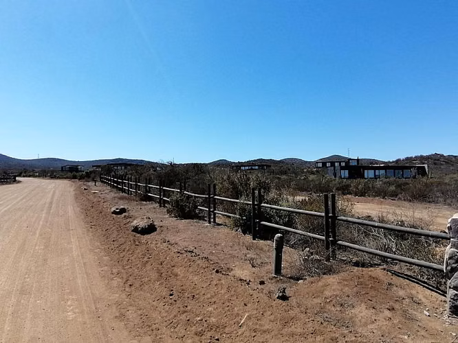 VENDO TERRENO ROCAS DEL MAR - LOS MOLLES