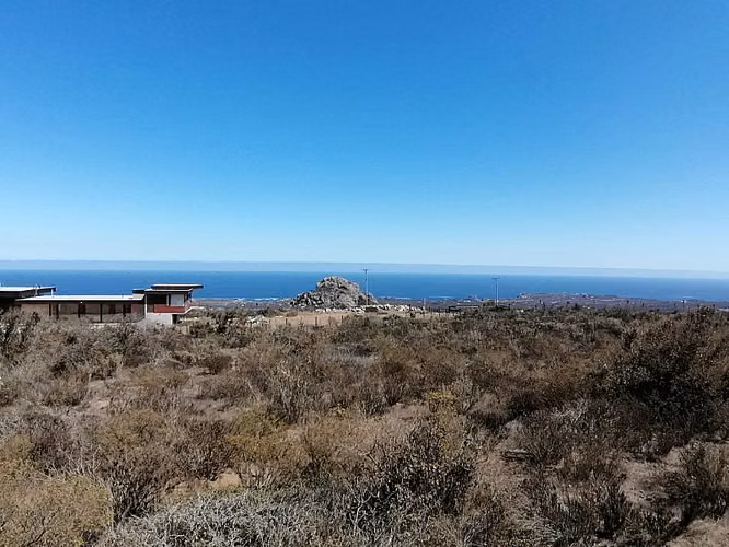 VENDO TERRENO ROCAS DEL MAR - LOS MOLLES