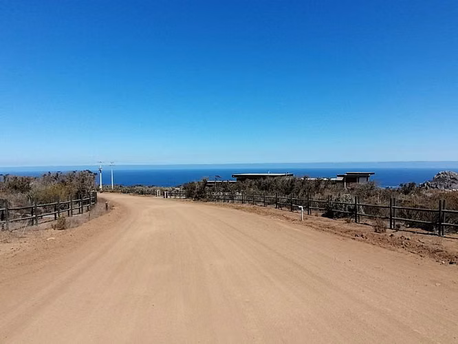 VENDO TERRENO ROCAS DEL MAR - LOS MOLLES