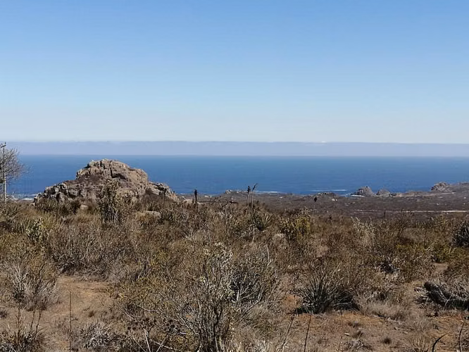 VENDO TERRENO ROCAS DEL MAR - LOS MOLLES