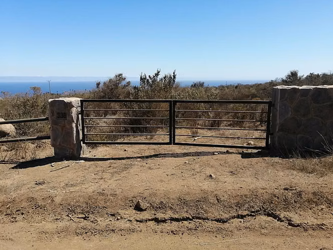 VENDO TERRENO ROCAS DEL MAR - LOS MOLLES