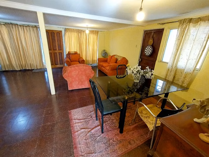 CASA DE 2 PISOS EN ÑUÑOA 4D/2B DE 220M2